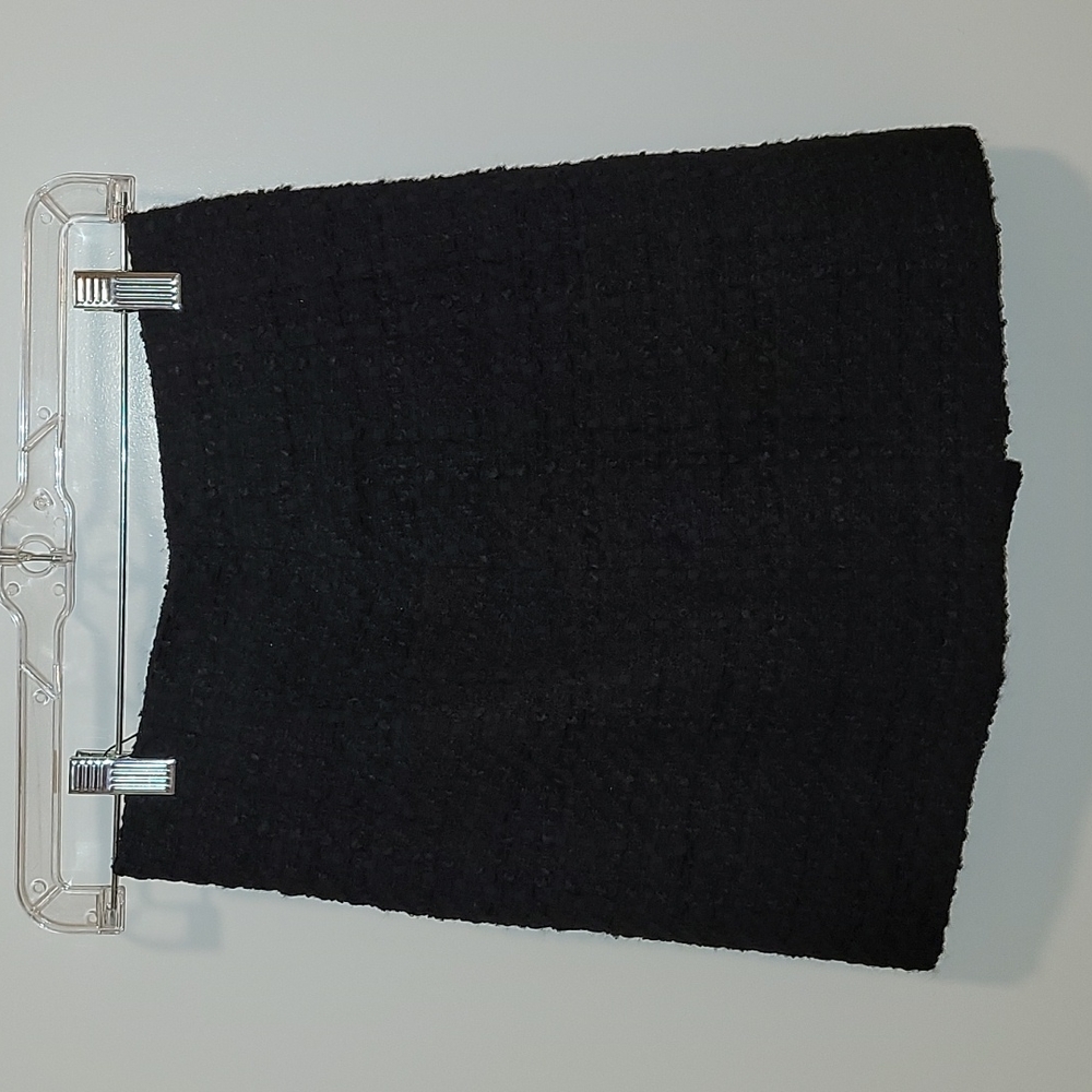 *SOLD* Zara tweed black skirt